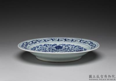 图片[3]-Dish with Indian lotus design in underglaze blue, Qing dynasty (1644-1911)-China Archive